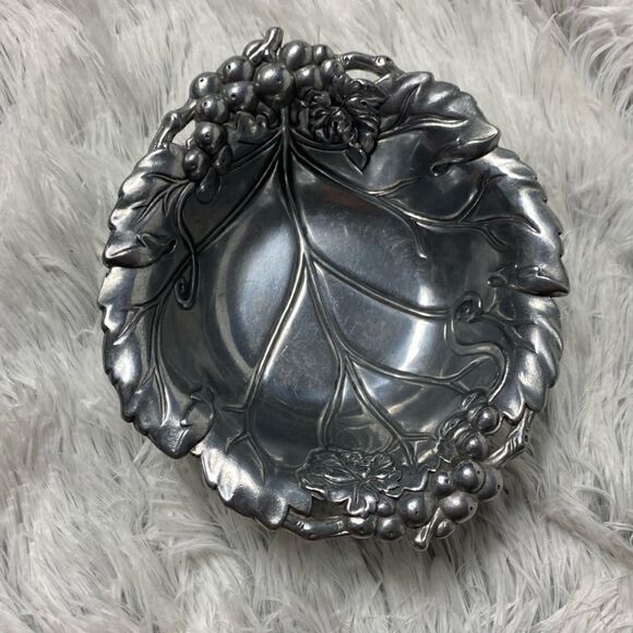 Arthur Court Designs Silver Grape Leaf Pattern Vintage Bowl Pierced 1999 - Picture 1 of 6
